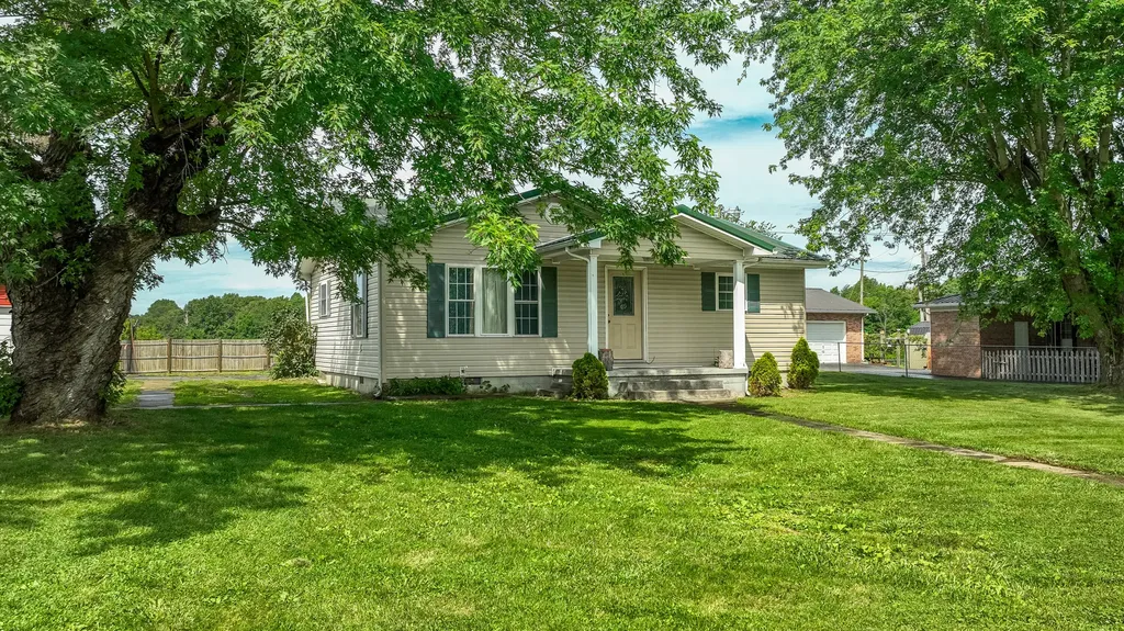 313 W Highway 1376 East Bernstadt KY 40729
