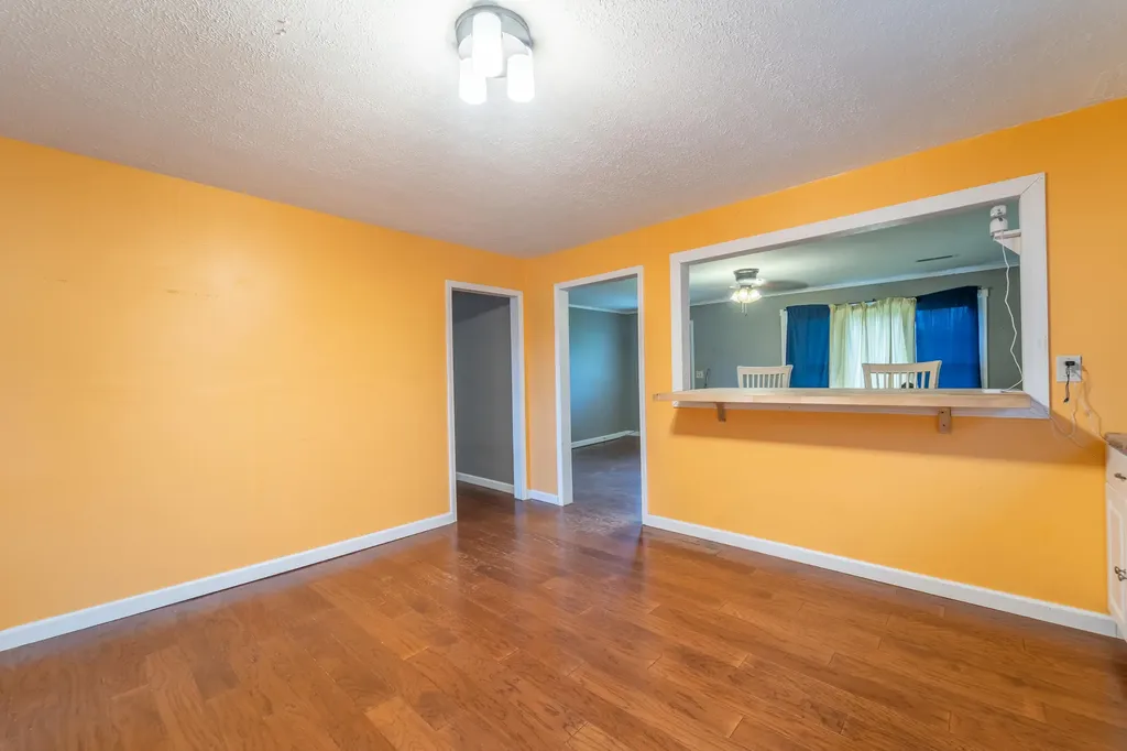 313 W Highway 1376 East Bernstadt KY 40729