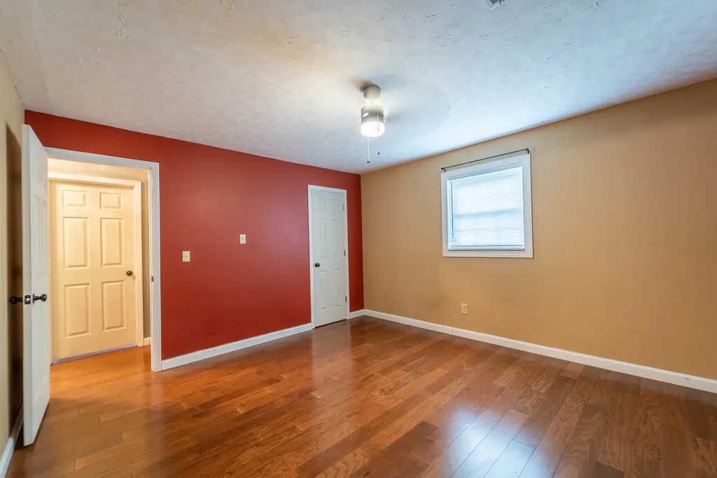 313 W Highway 1376 East Bernstadt KY 40729