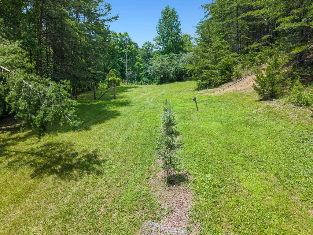 214 Price Valley Cemetery Road Somerset KY 42503