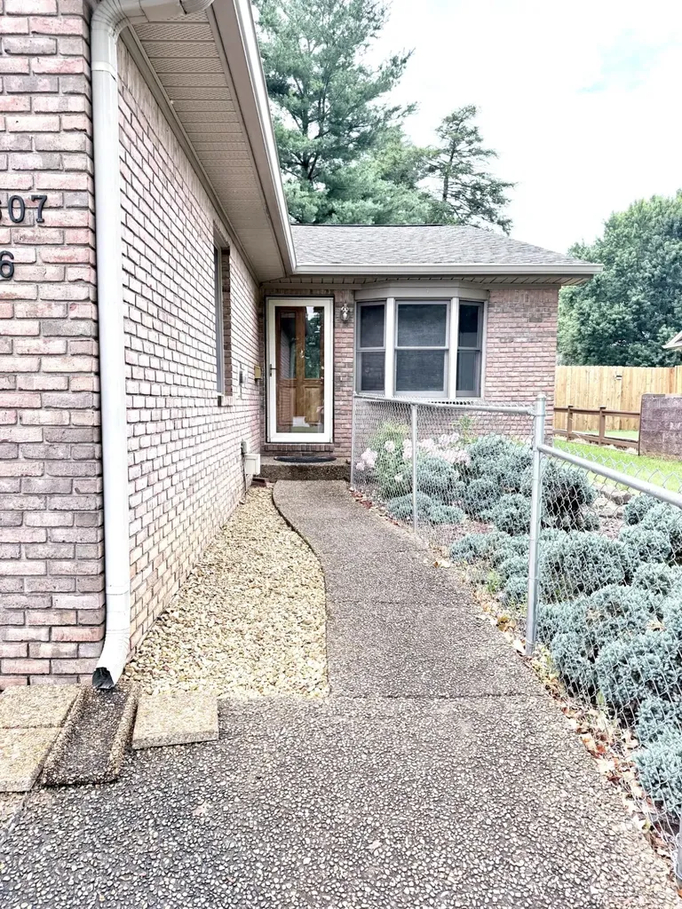 2607 Cayce Meade Drive Hopkinsville KY 42240