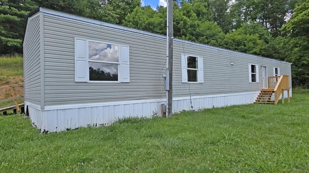 1060 Veneable School Road Booneville KY 41314