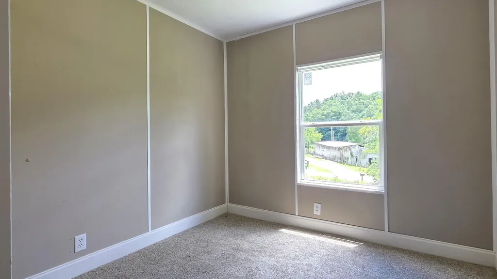 1060 Veneable School Road Booneville KY 41314