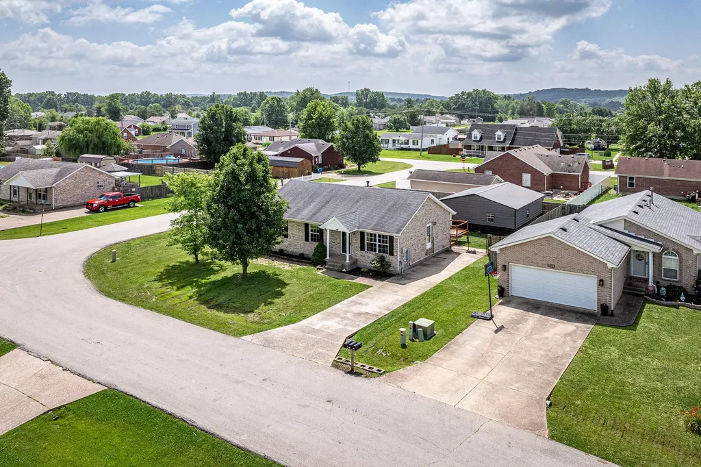 472 Beechcliff Circle Shepherdsville KY 40165