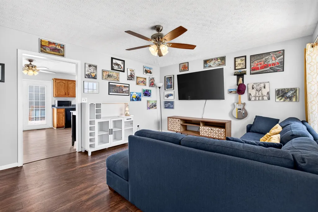 472 Beechcliff Circle Shepherdsville KY 40165