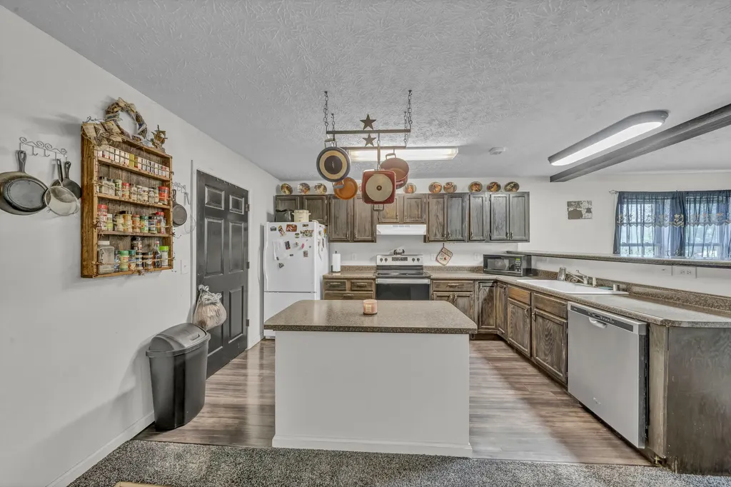 1235 Hallwood Drive Morehead KY 40351