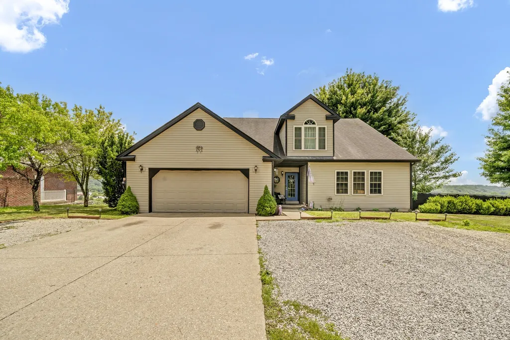 1235 Hallwood Drive Morehead KY 40351