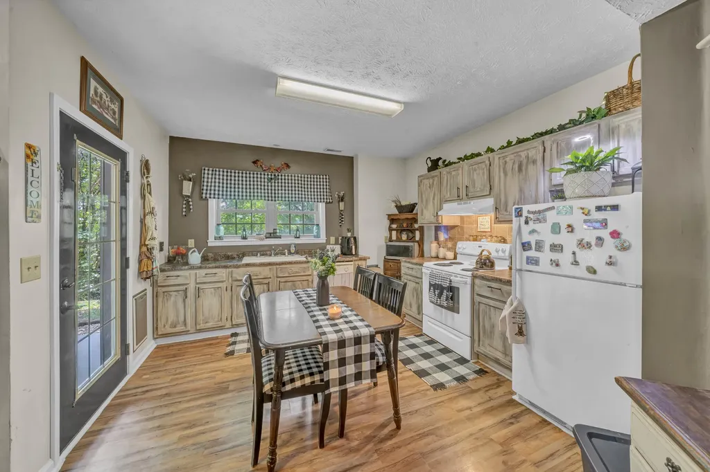 1235 Hallwood Drive Morehead KY 40351