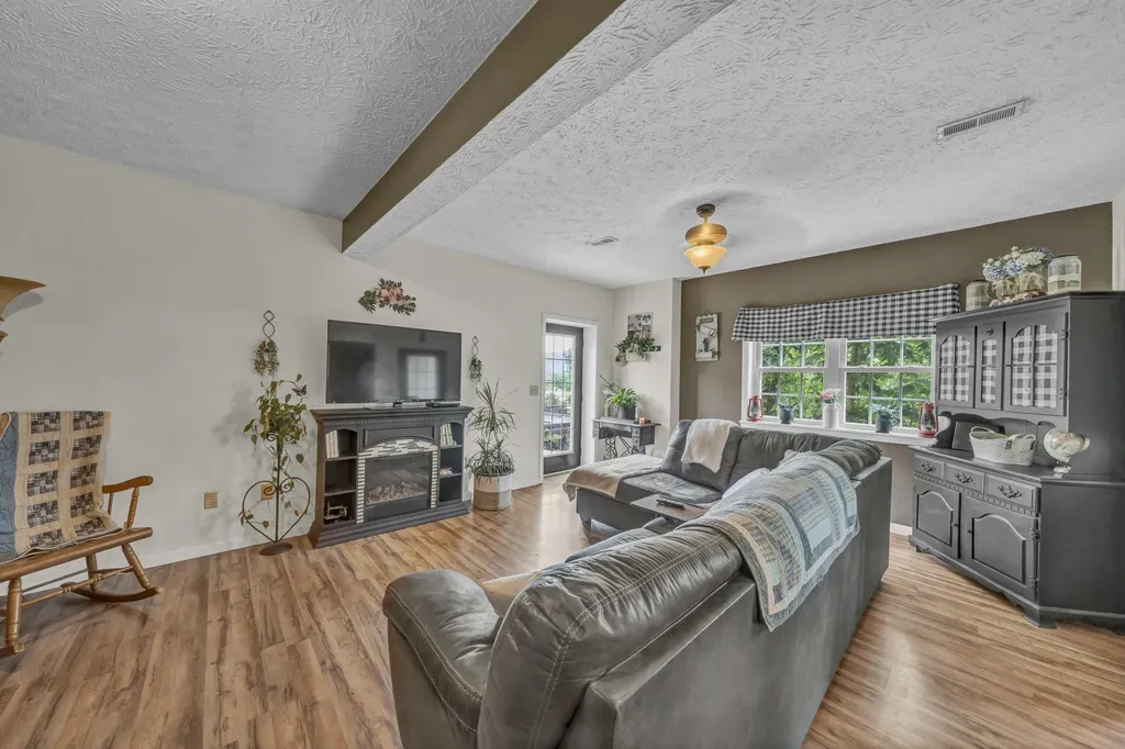 1235 Hallwood Drive Morehead KY 40351
