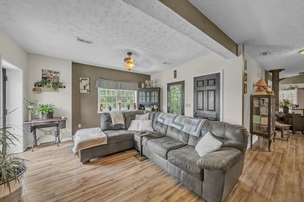 1235 Hallwood Drive Morehead KY 40351