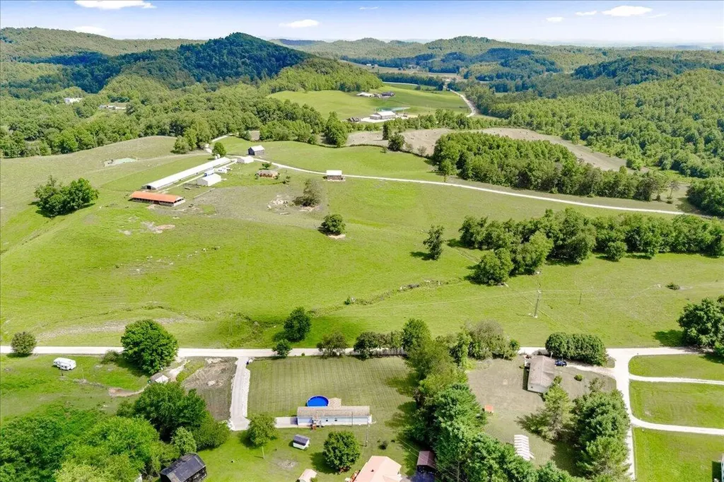 1295 Old Salem Road London KY 40741
