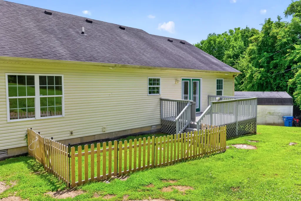 209 Connie Lane Winchester KY 40391