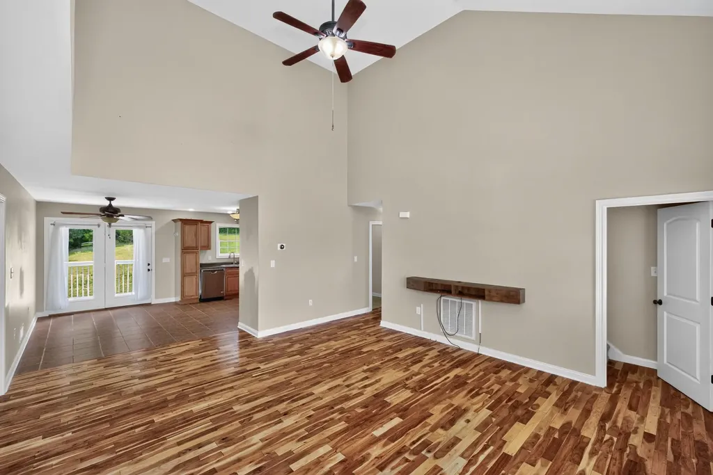 209 Connie Lane Winchester KY 40391