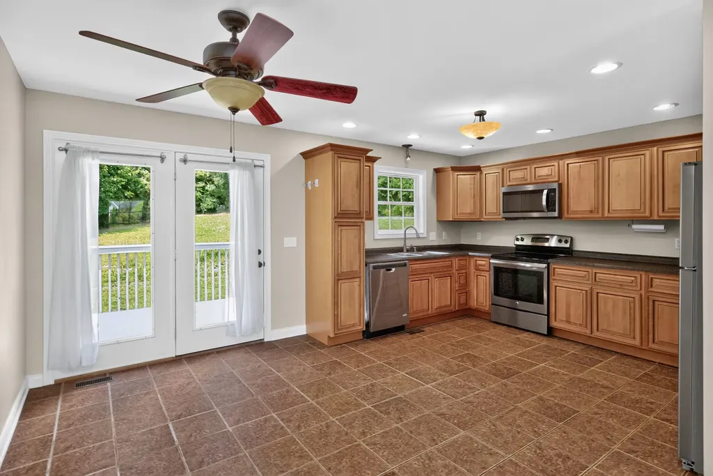 209 Connie Lane Winchester KY 40391