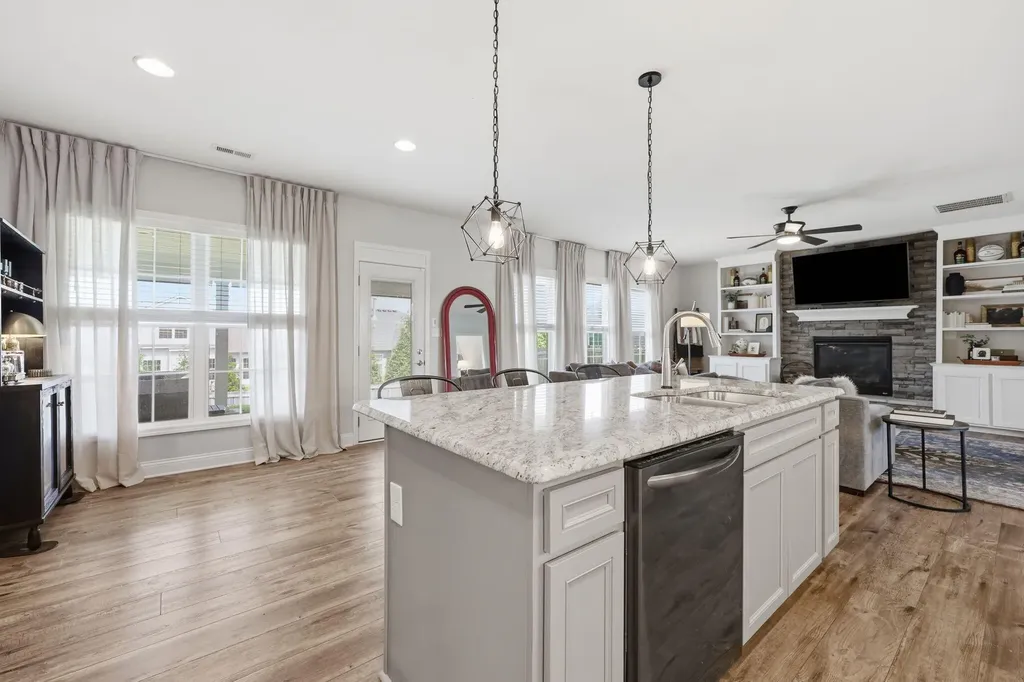 240 Blackthorn Drive Nicholasville KY 40356
