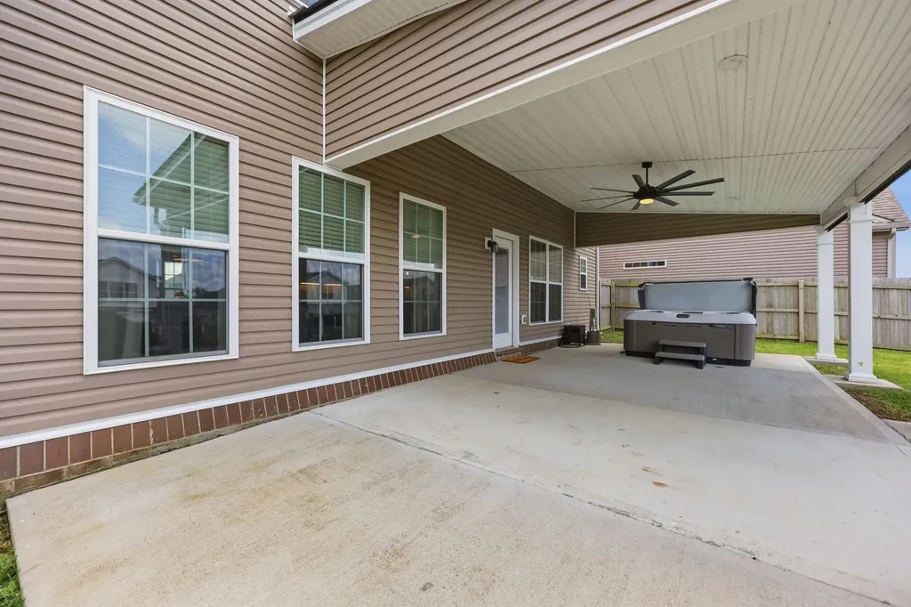 240 Blackthorn Drive Nicholasville KY 40356