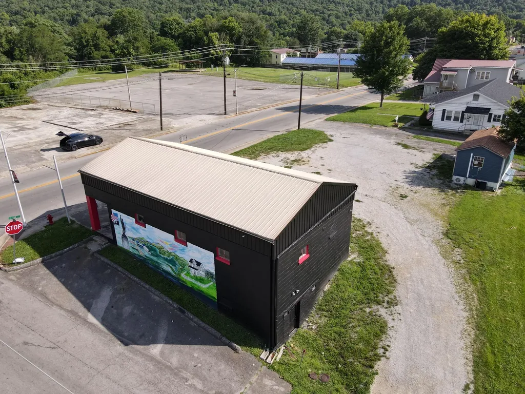 160 S Main Street Monticello KY 42633