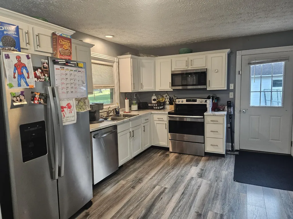 1229 Ky-80 Russell Springs KY 42642