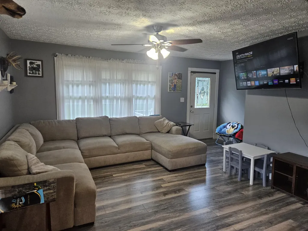 1229 Ky-80 Russell Springs KY 42642