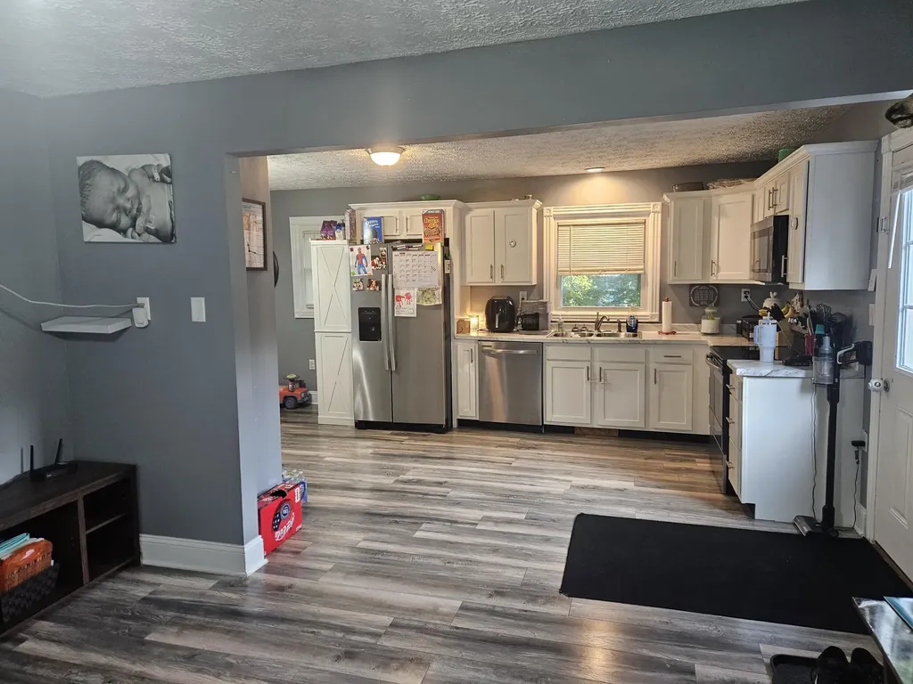 1229 Ky-80 Russell Springs KY 42642