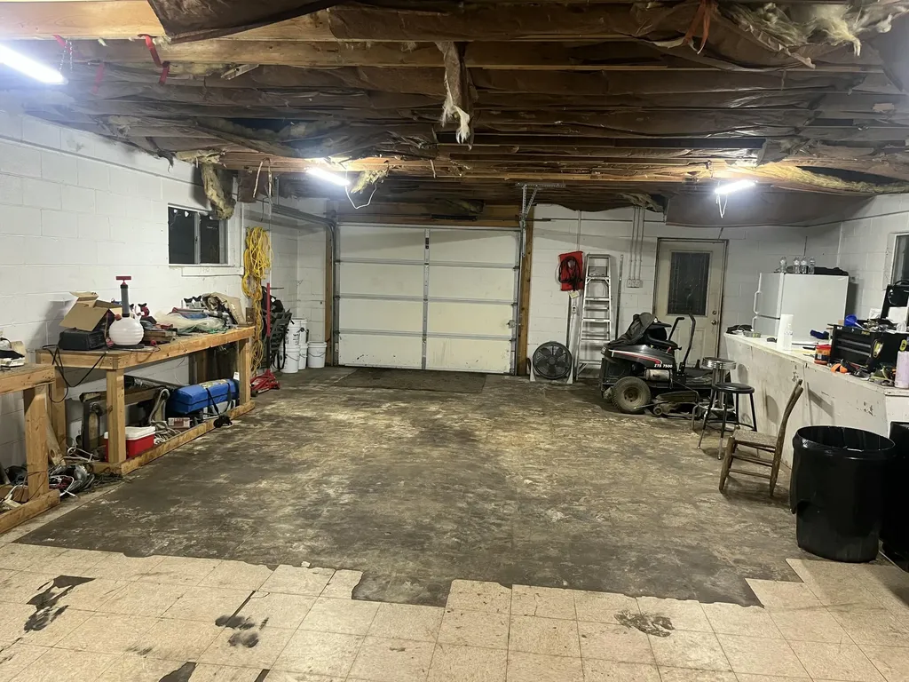 1229 Ky-80 Russell Springs KY 42642