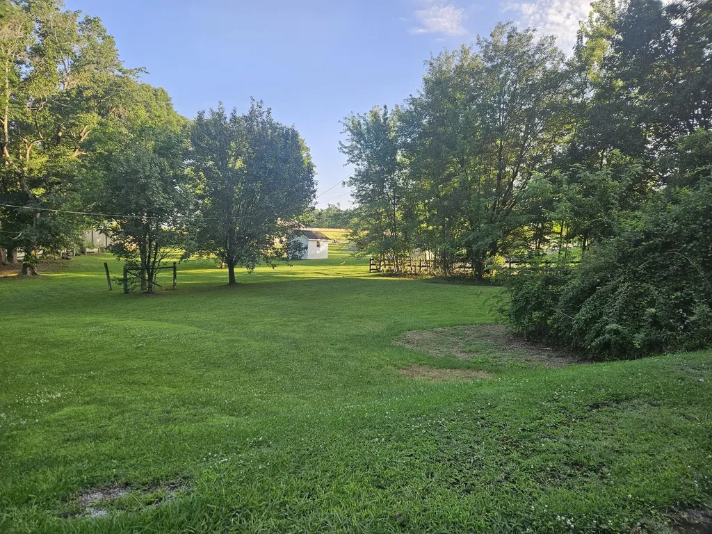 1229 Ky-80 Russell Springs KY 42642