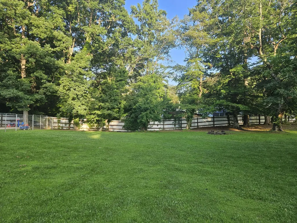 1229 Ky-80 Russell Springs KY 42642