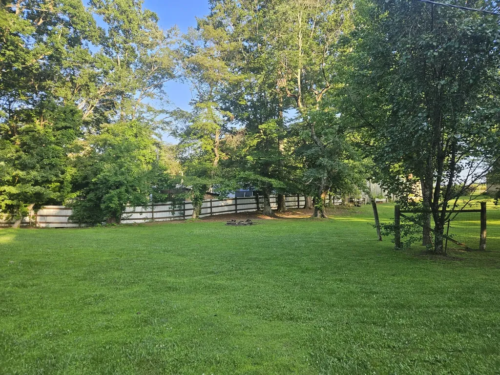 1229 Ky-80 Russell Springs KY 42642