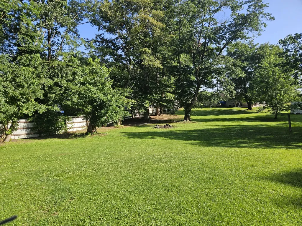1229 Ky-80 Russell Springs KY 42642