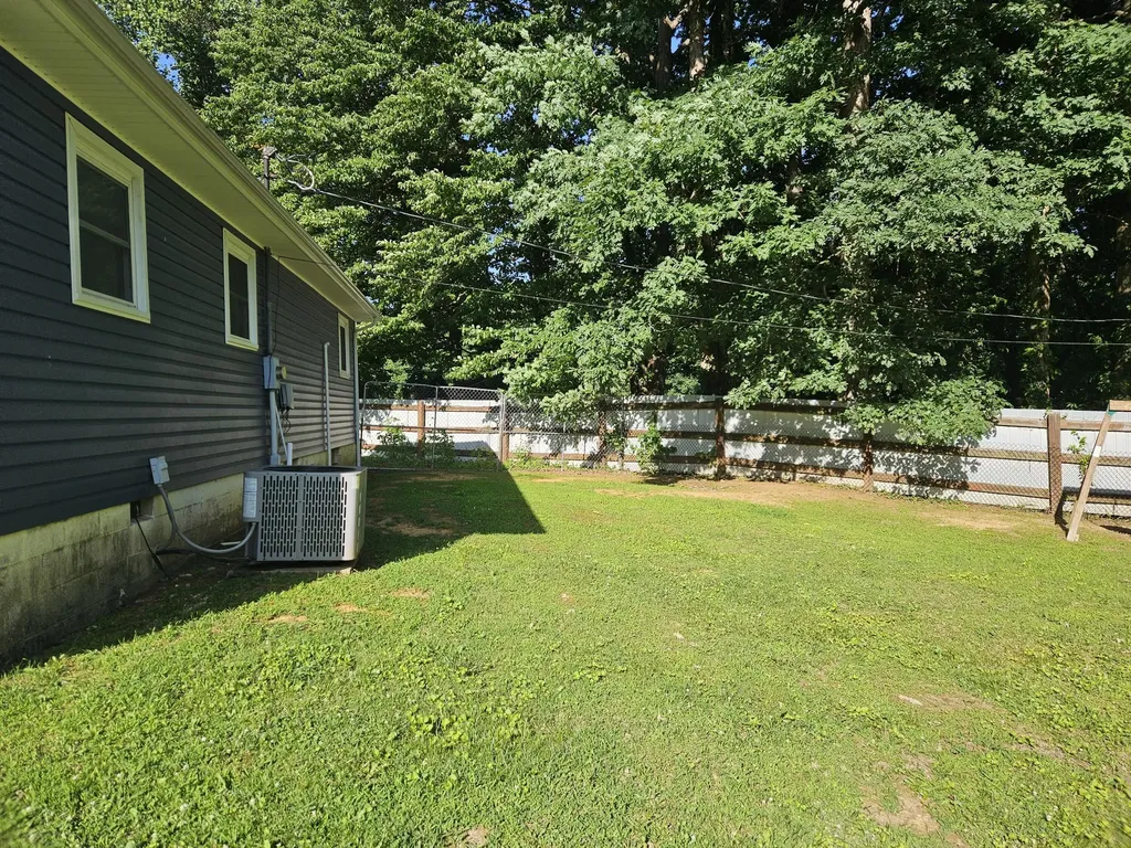 1229 Ky-80 Russell Springs KY 42642