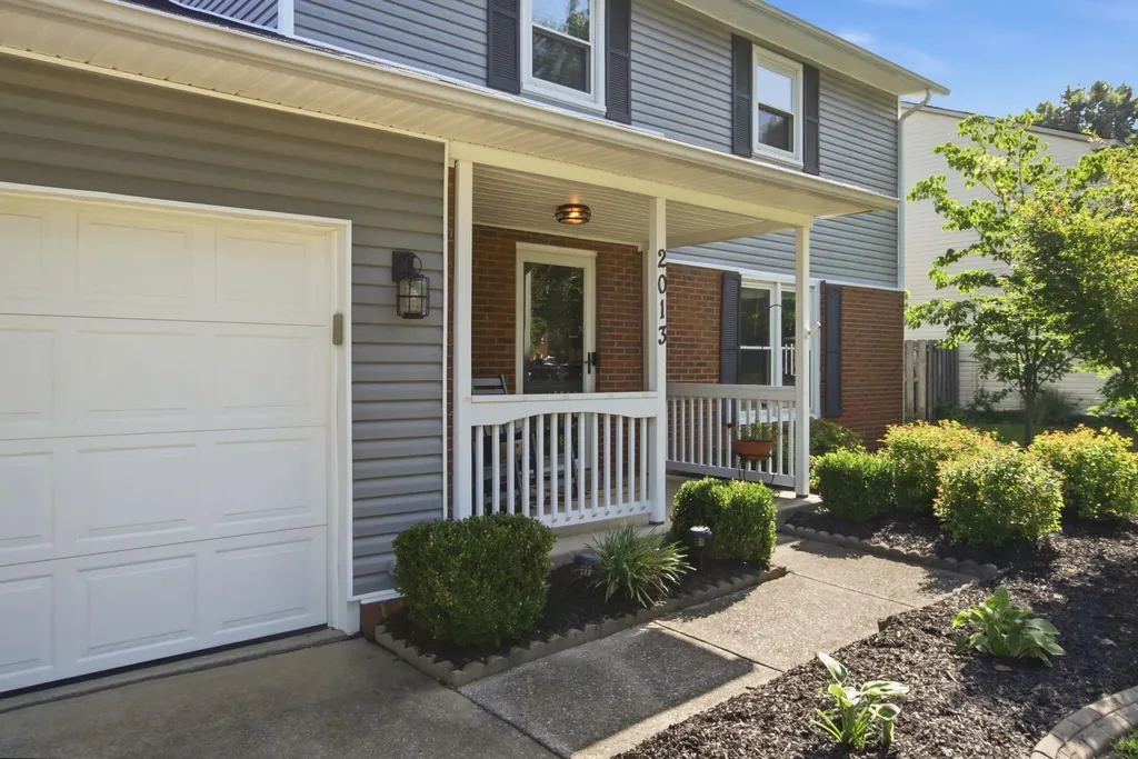 2013 Planters Court Lexington KY 40514