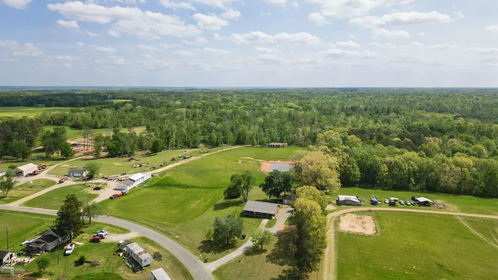 1875 Buffalo Road New Concord KY 42076