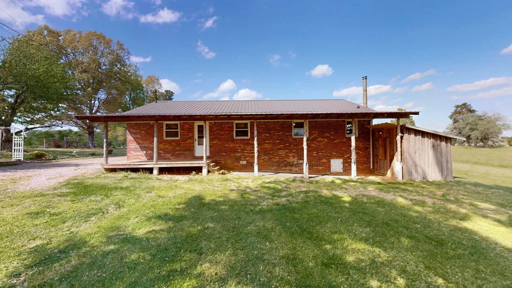 1875 Buffalo Road New Concord KY 42076