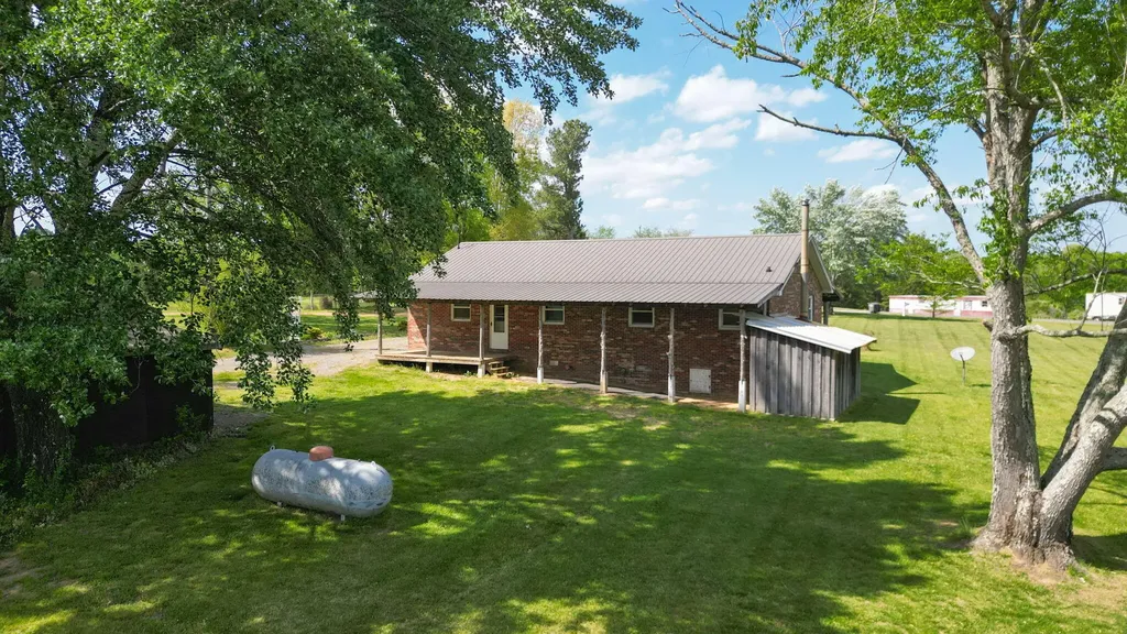 1875 Buffalo Road New Concord KY 42076