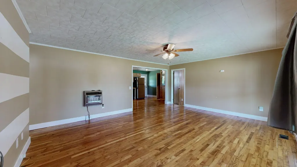 1875 Buffalo Road New Concord KY 42076