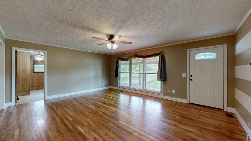 1875 Buffalo Road New Concord KY 42076