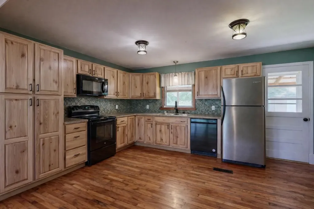 1875 Buffalo Road New Concord KY 42076