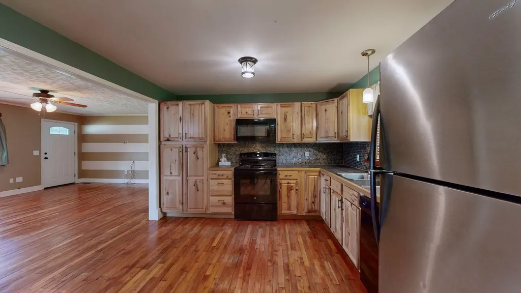 1875 Buffalo Road New Concord KY 42076