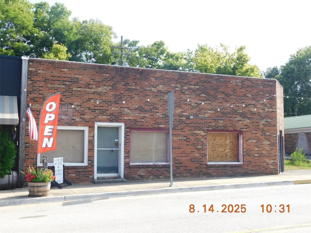 3381 Main Street Stamping Ground KY 40379