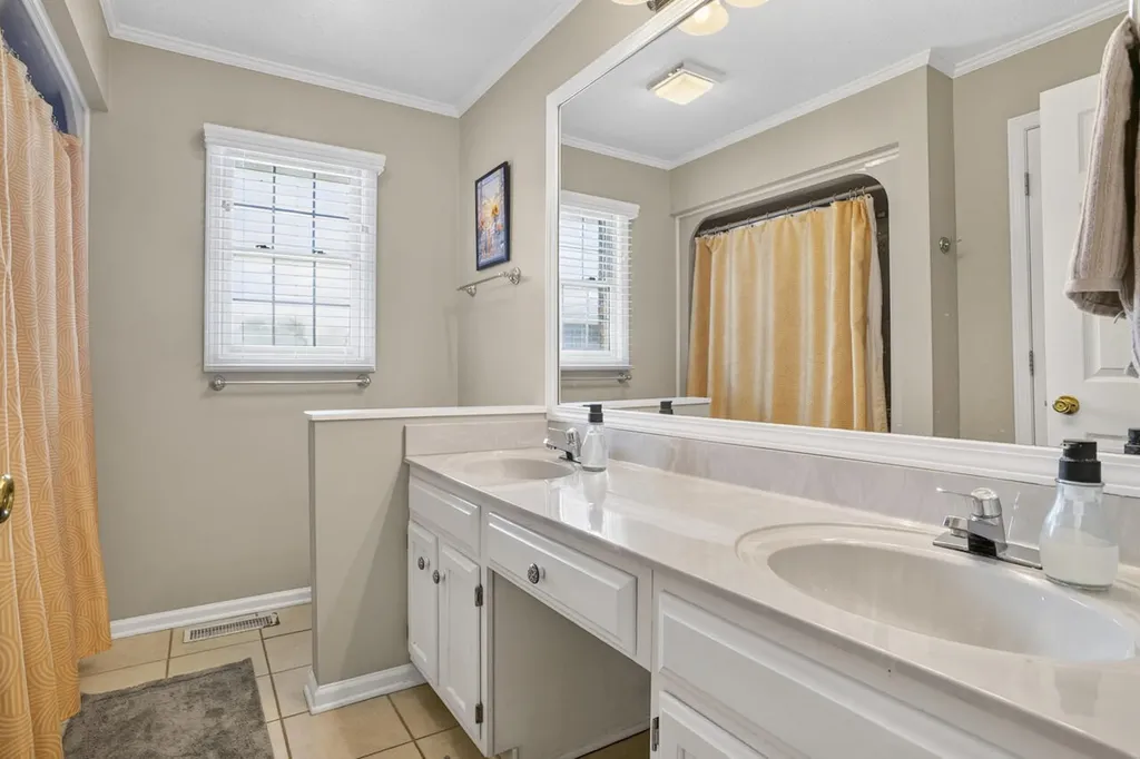 918 Sanderson Drive Hopkinsville KY 42240