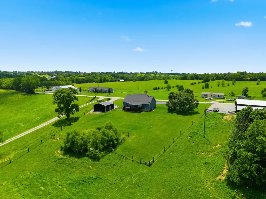 447 Oakland Lane Harrodsburg KY 40330