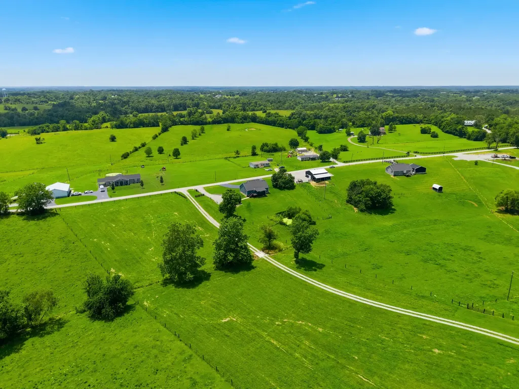 447 Oakland Lane Harrodsburg KY 40330