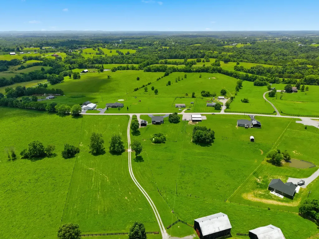 447 Oakland Lane Harrodsburg KY 40330