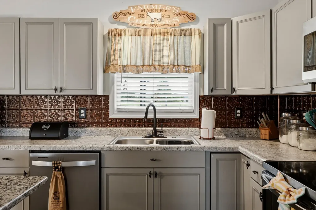 447 Oakland Lane Harrodsburg KY 40330