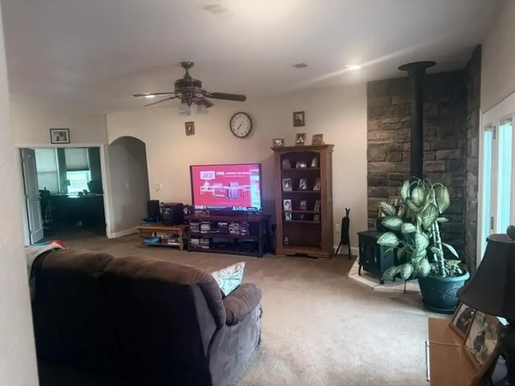 398 Jim Weaver Road Crab Orchard KY 40419