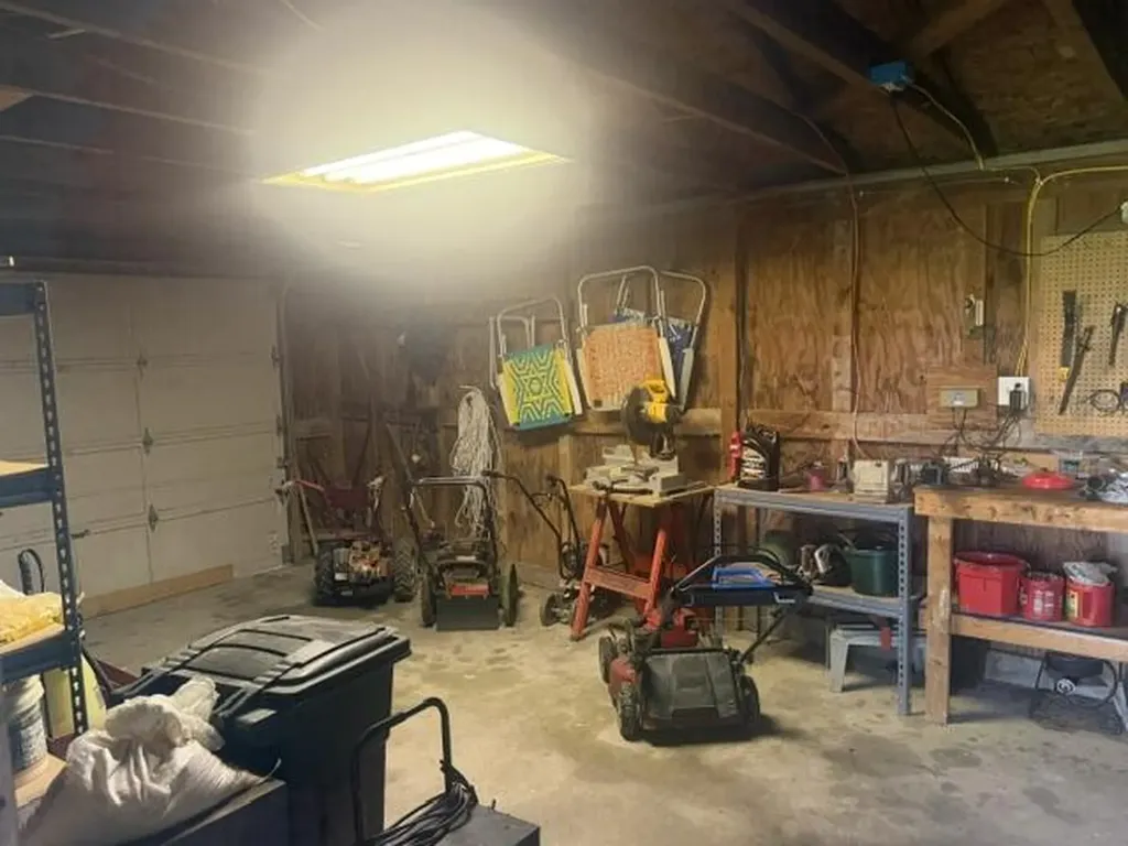 398 Jim Weaver Road Crab Orchard KY 40419