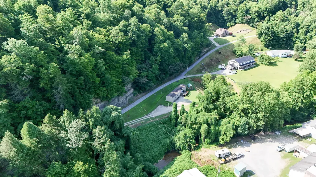 240 Elk Ridge Road Hyden KY 41749