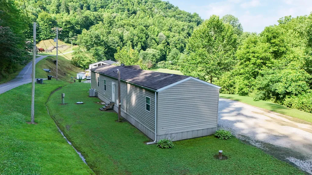 240 Elk Ridge Road Hyden KY 41749