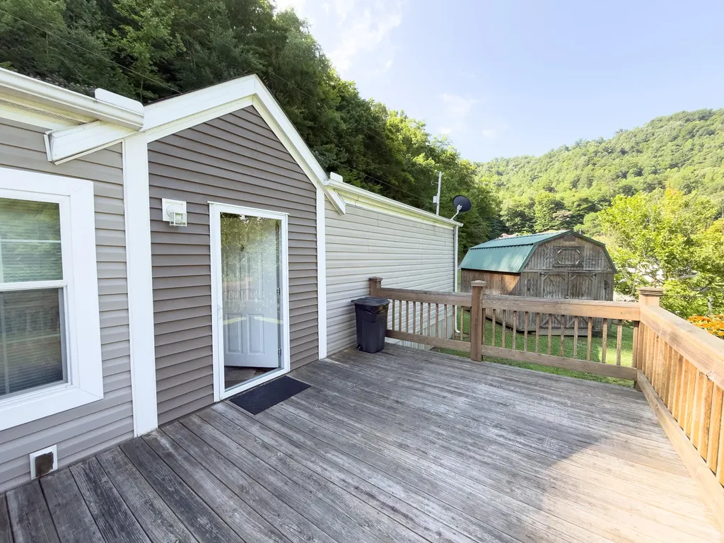 240 Elk Ridge Road Hyden KY 41749