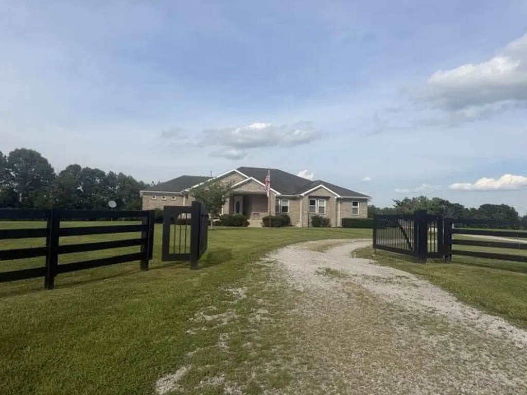 398 Jim Weaver Road Crab Orchard KY 40419